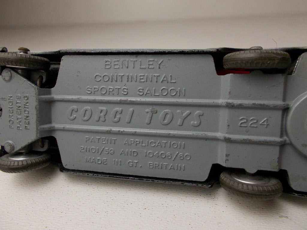 1961 Corgi Toys 224 BENTLEY CONTINENTAL SPORTS SALOON. (-C-), Ophalen of Verzenden, Zo goed als nieuw, Auto, Corgi