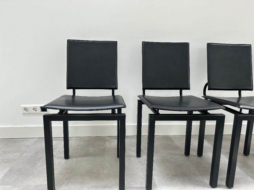 4 Vintage zwarte eetkamerstoelen, leer, 1980s, 1990s, design, Huis en Inrichting, Ophalen, Gebruikt, Modern, Industrieel, Zwart