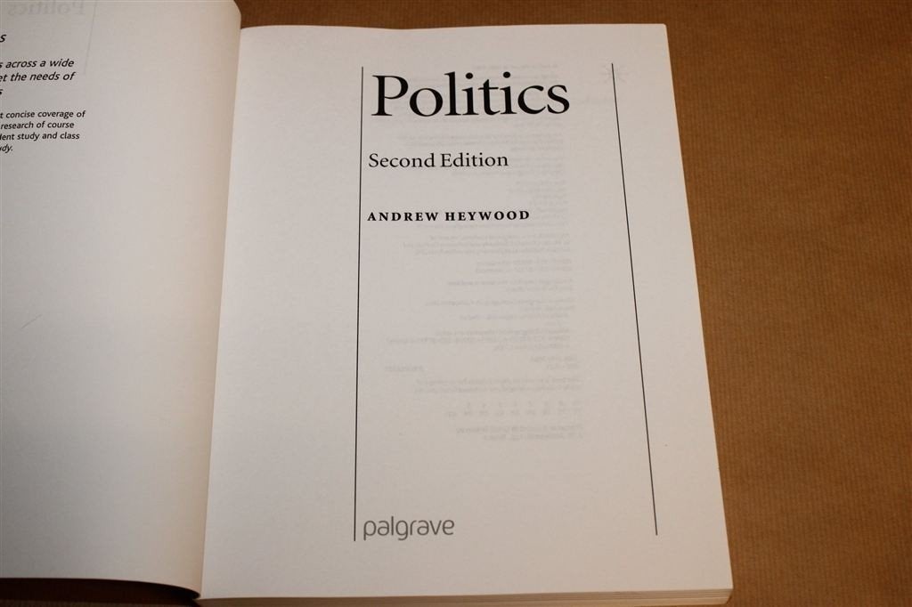 Politics — Heywood, Complete Inleiding Politicologie, Ophalen of Verzenden, Zo goed als nieuw, Nederland
