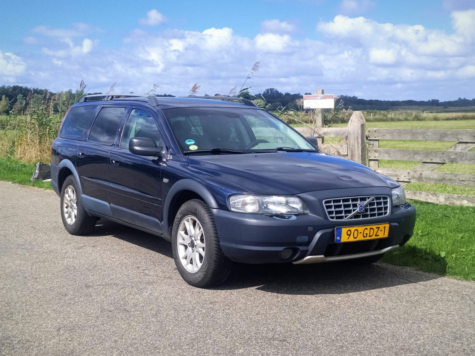 Volvo XC70 2.5T AWD 7-Persoons (2004) uniek APK t/m 2027, Auto's, 1800 kg, Blauw, XC70, 2521 cc