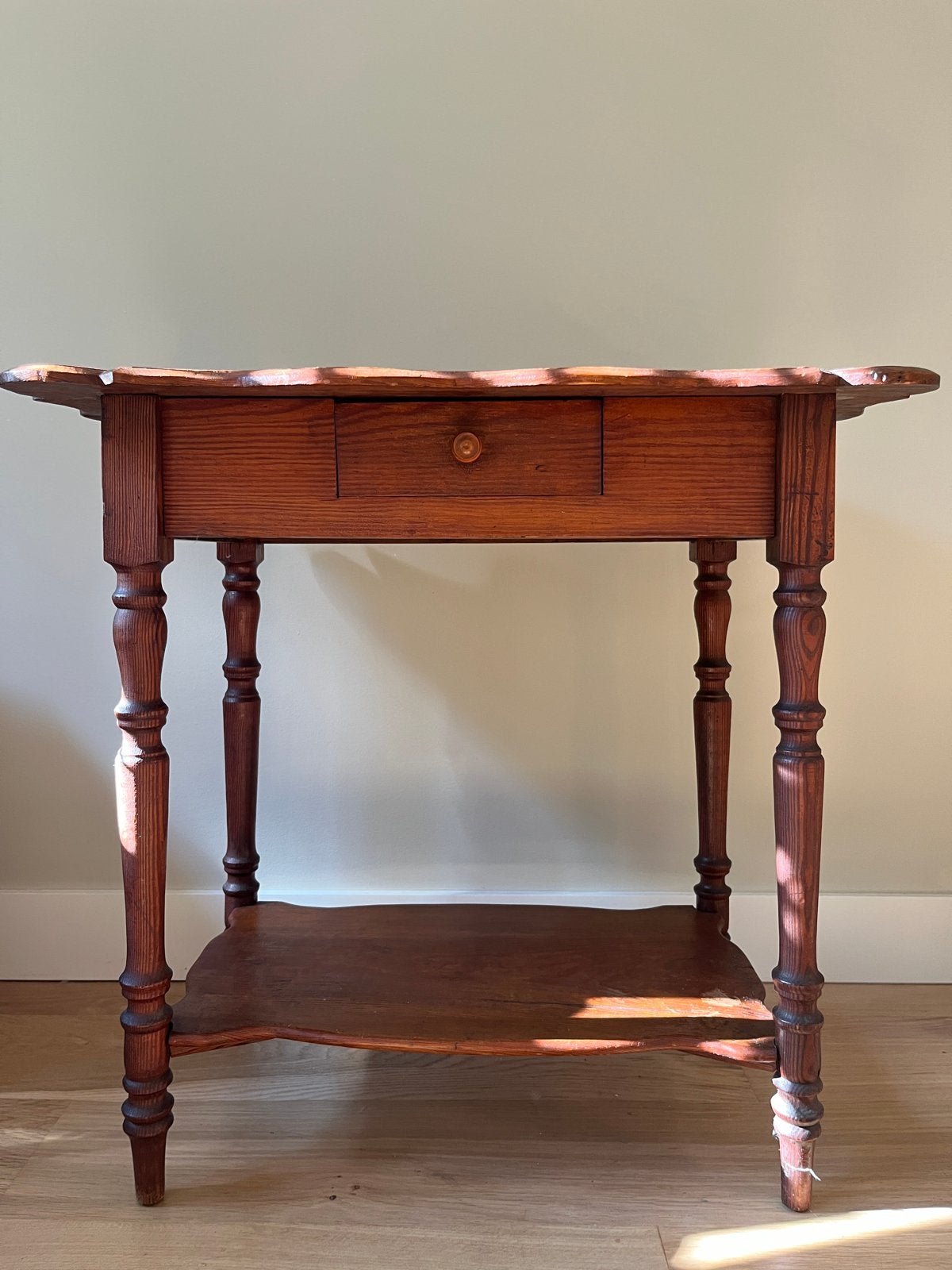 Antieke houten bijzettafel met lade, Antiek en Kunst, Ophalen