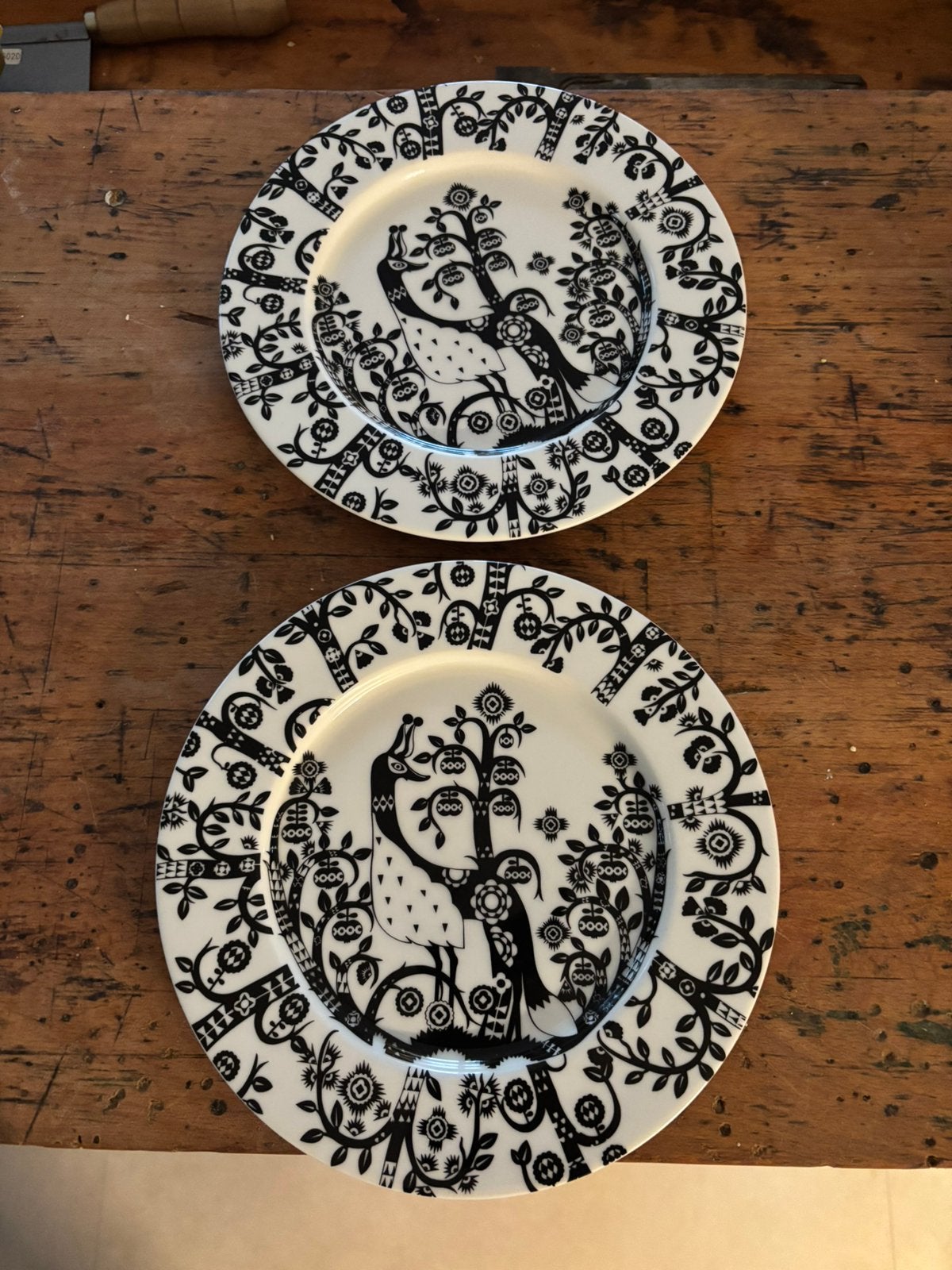 2 x iittala taika ontbijtborden 22cm - per stuk of per set, Huis en Inrichting, Ophalen of Verzenden, Zo goed als nieuw, Bord(en)