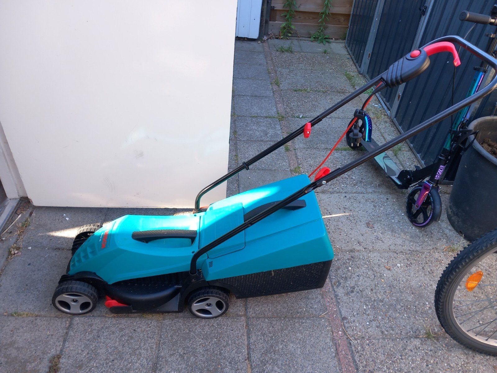 Bosch Rotak 32 elektrische grasmaaier, Ophalen, Cirkelmaaier, Gebruikt, Elektrische grasmaaier