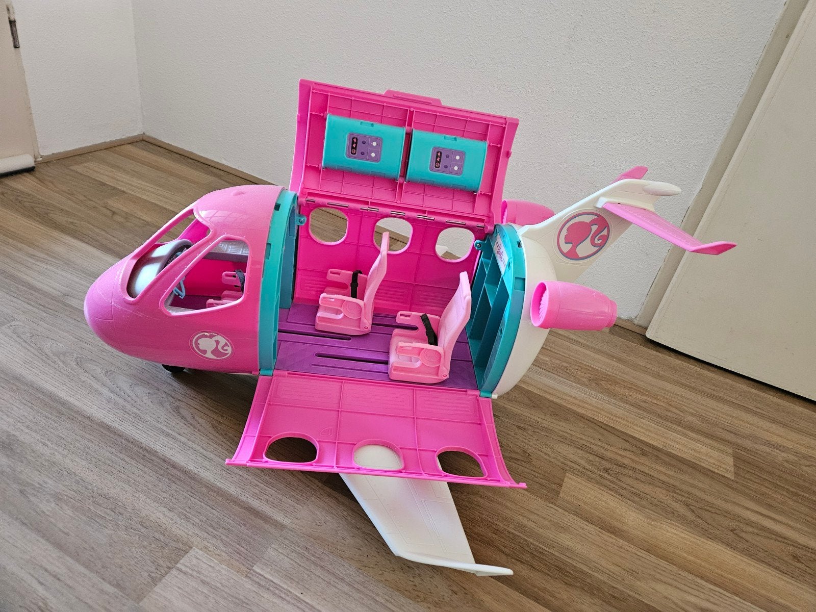 Barbie Vliegtuig - Roze Droomjet voor Avontuurlijke Reizen, Ophalen, Gebruikt, Meisje