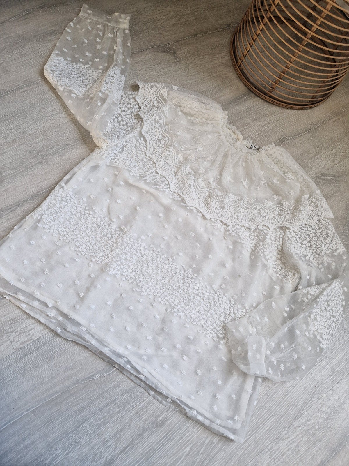 Zara witte blouse met kanten kraag en borduursels, Maat 42/44 (L), Ophalen of Verzenden, Zo goed als nieuw, Wit