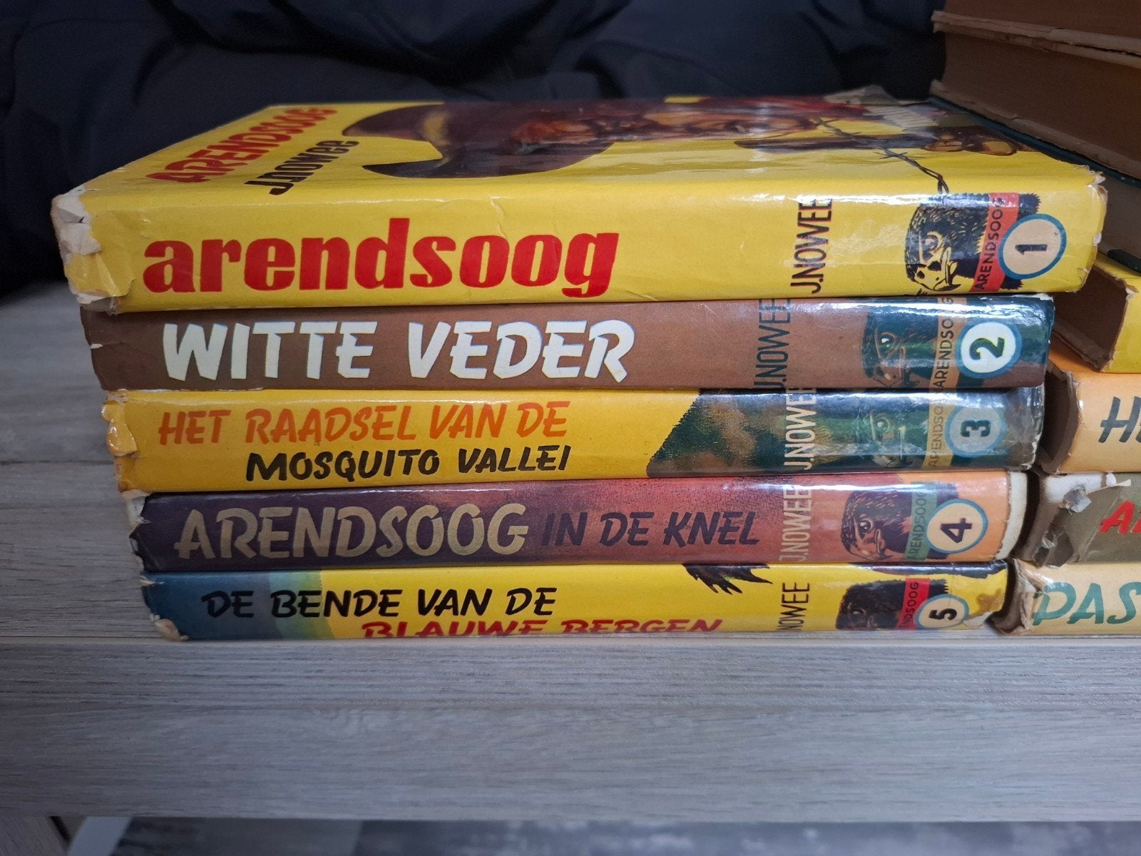 Grote collectie Arendsoog boeken - Diverse delen, Ophalen, Gelezen, J. Nowee
