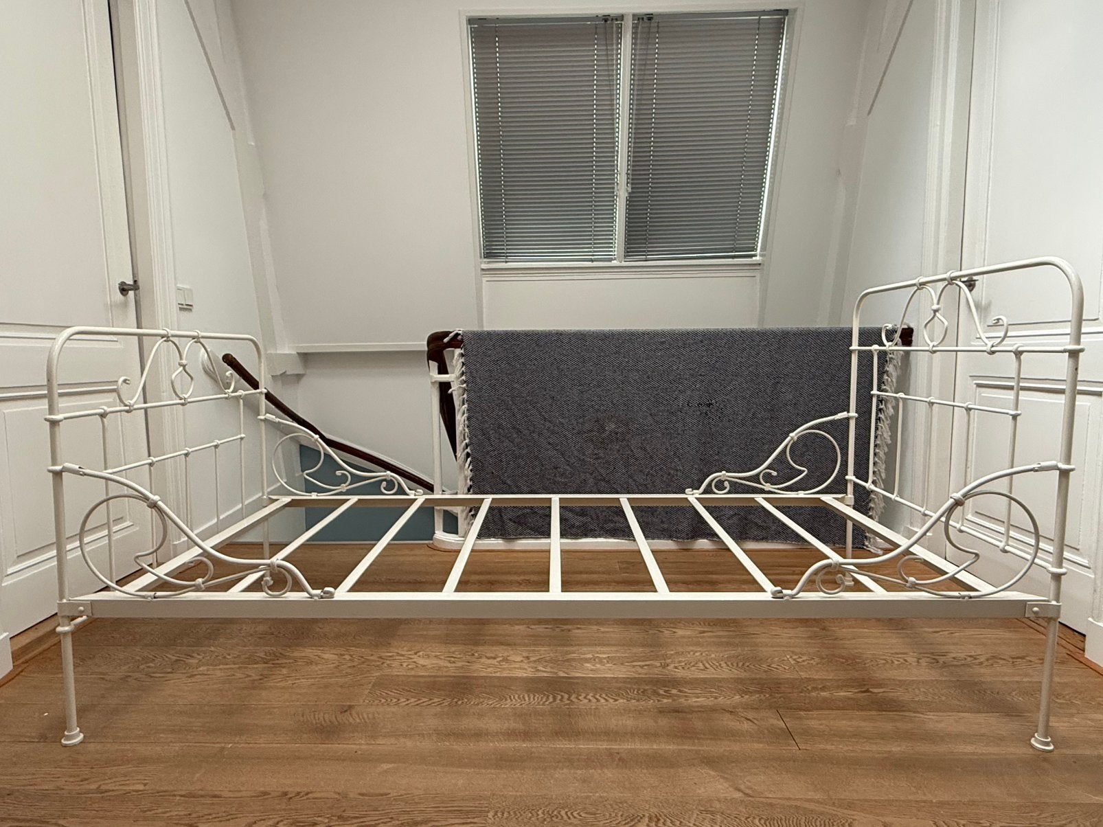 Metalen bed met lattenbodem, Ophalen, 90 cm, Eenpersoons, Wit