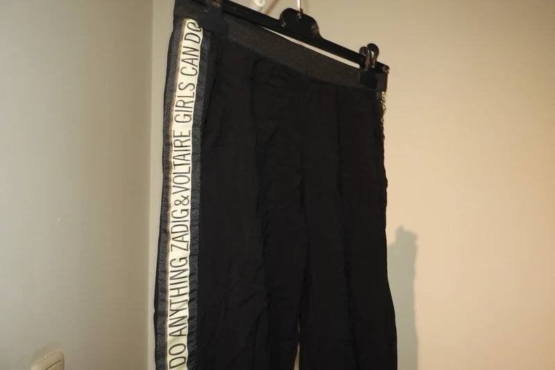 Zadig & Voltaire zwarte broek merk band zijkanten mt XS, Zadig & Voltaire, Verzenden, Zwart, Zo goed als nieuw
