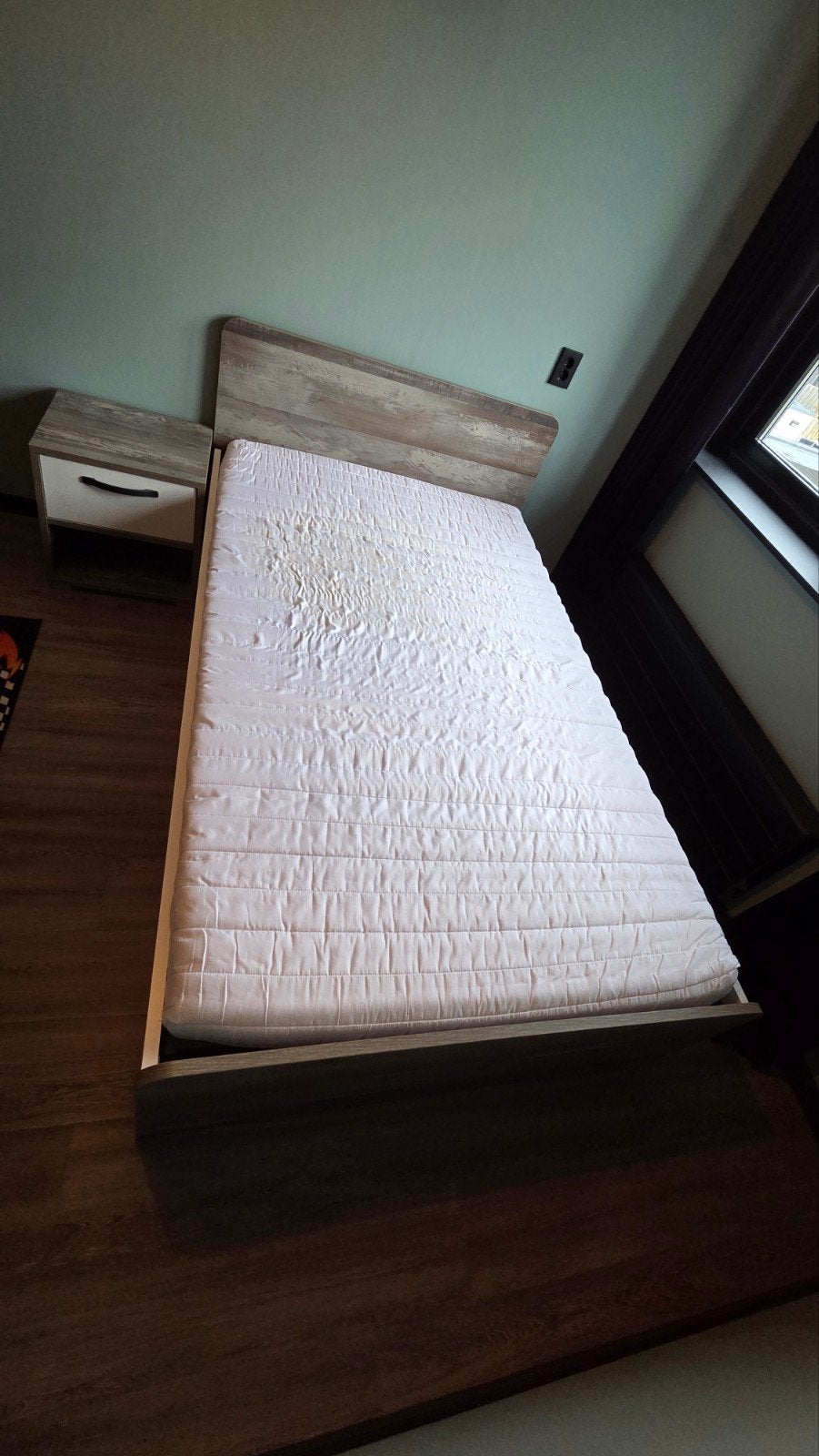 Twijfelaar bed met 2 lades, nachtkastje en matras, Ophalen, Gebruikt, 200 cm, Overige maten