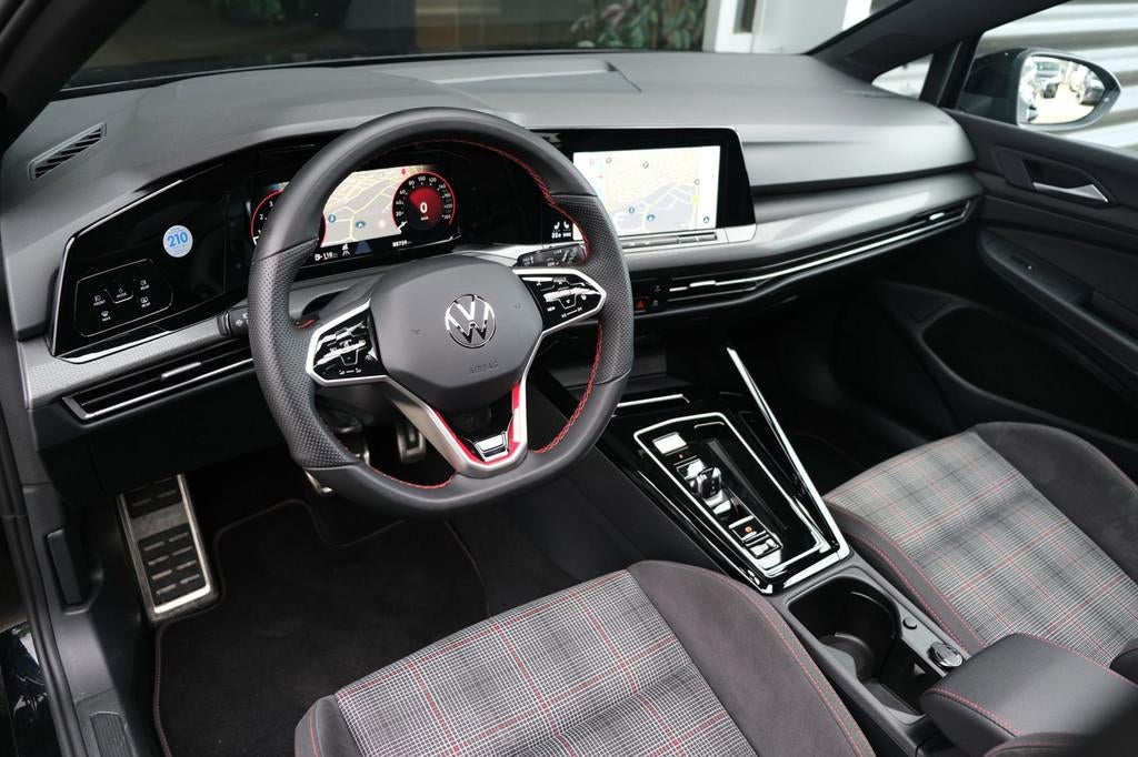 Volkswagen Golf 8 2.0 TSI GTI 245PK DSG Pano Virtual Led Cam, Auto's, Volkswagen, 730 kg, Gebruikt, 4 cilinders, 1984 cc