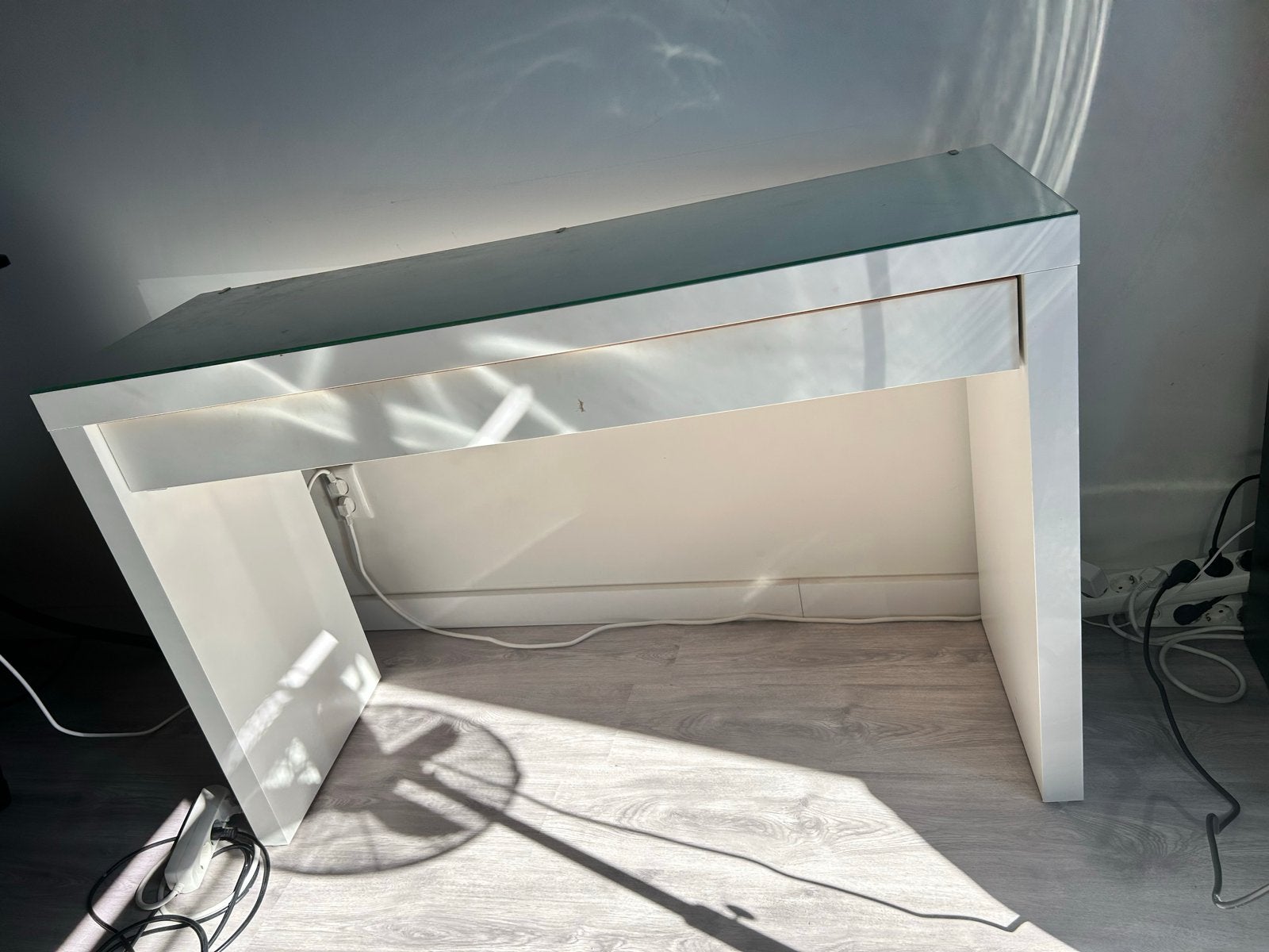 Wit makeuptafel met glazen blad en lade, Ophalen, Gebruikt, Met lades, Computerbureau