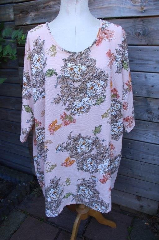 Tuniek zalm/ oranje Magna mt 56/58 transp Vaste prijs OPRUIM, Kleding | Dames, Blouse of Tuniek, Oranje, Ophalen of Verzenden