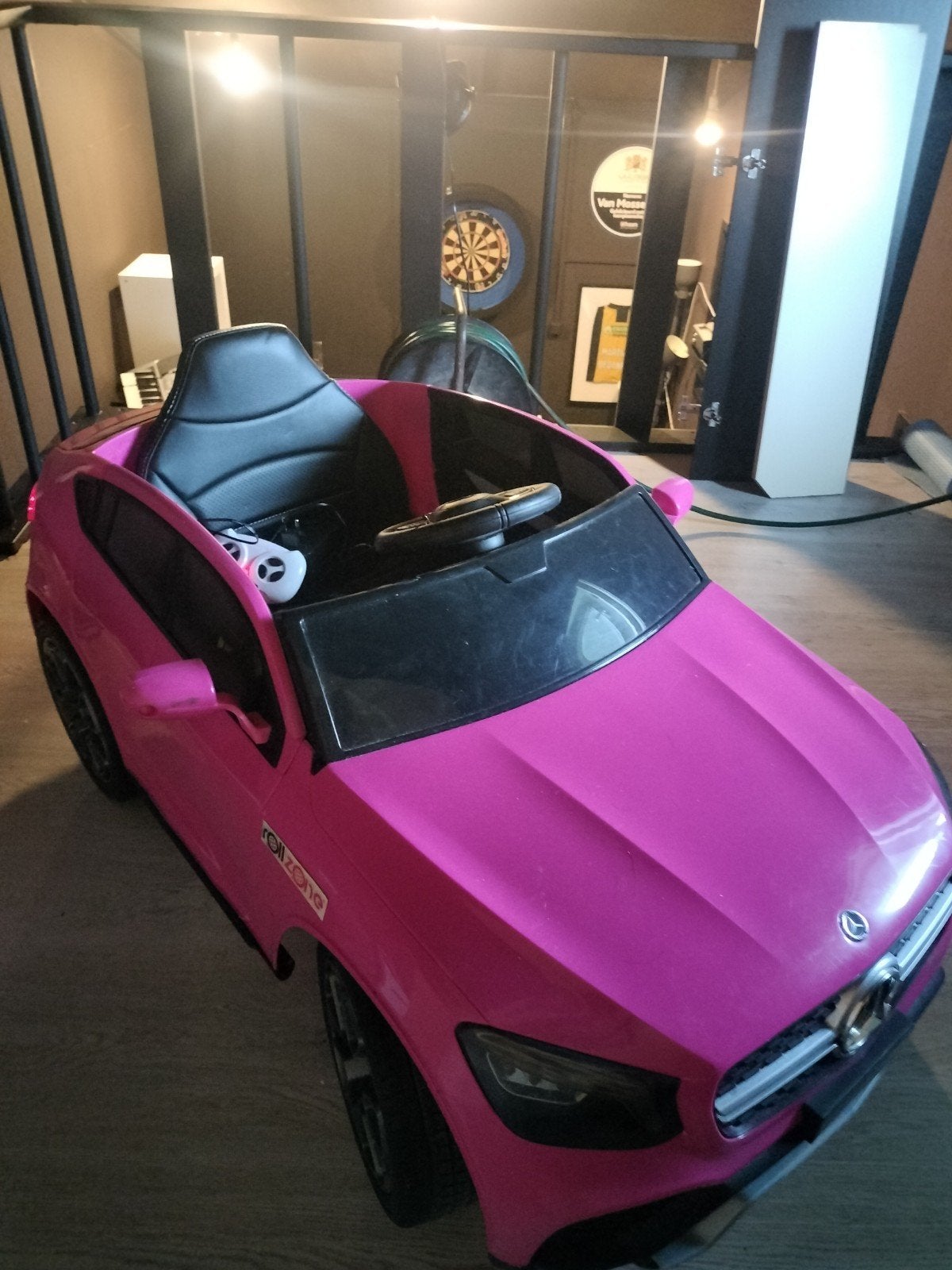 Roze Mercedes-Benz elektrische kinderauto, Kinderen en Baby's, Ophalen, Gebruikt, Loopvoertuig