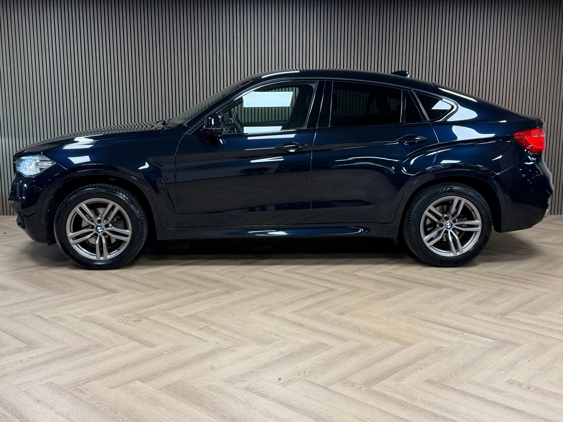 BMW X6 XDrive30d High Executive AUT. NAVIGATIE CAMERA CRUISE, Auto's, Gebruikt, 2993 cc, Met garantie (alle), Zwart