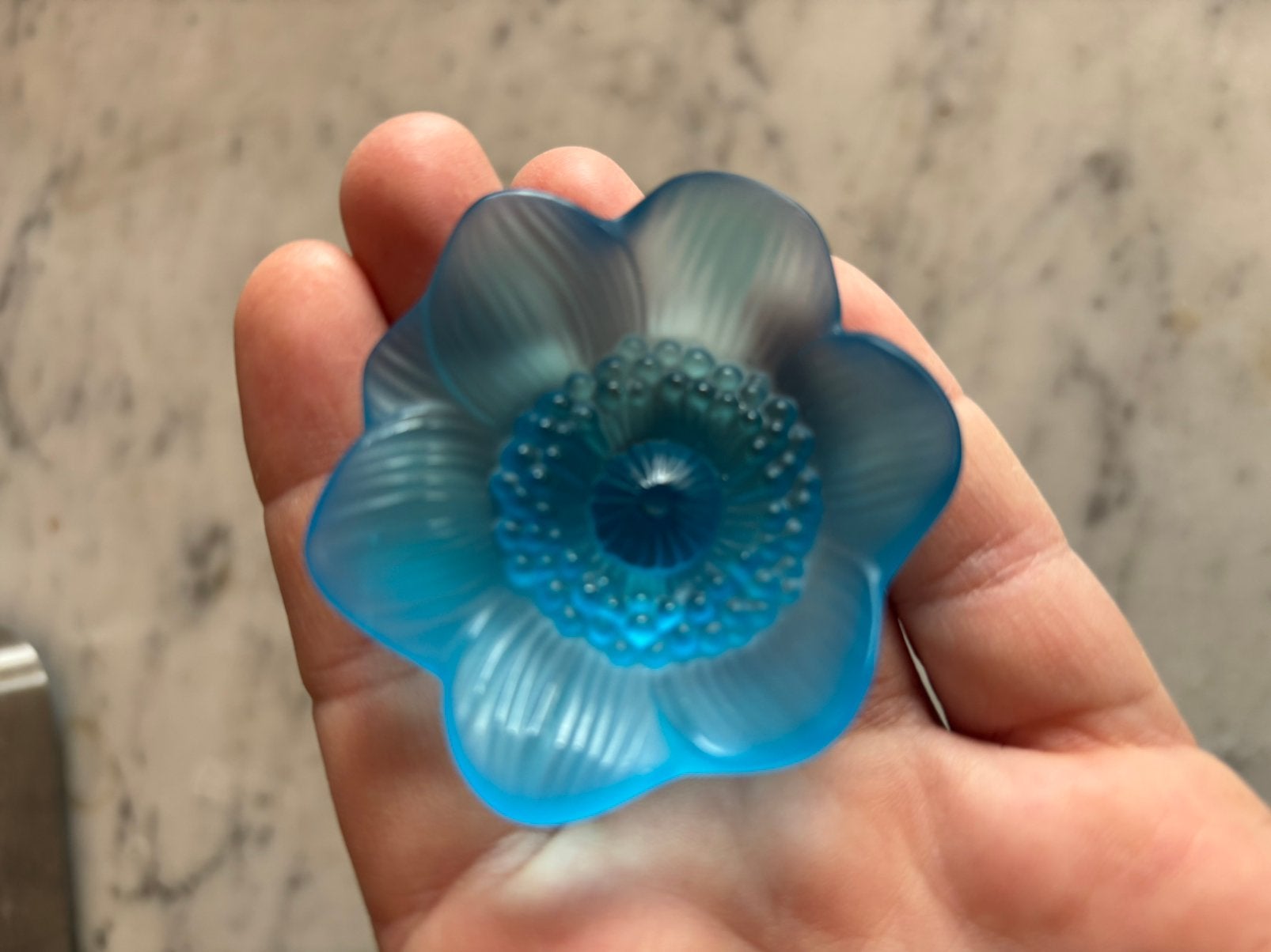 Lalique Anemoon blauw, Antiek en Kunst, Antiek | Glas en Kristal, Ophalen of Verzenden