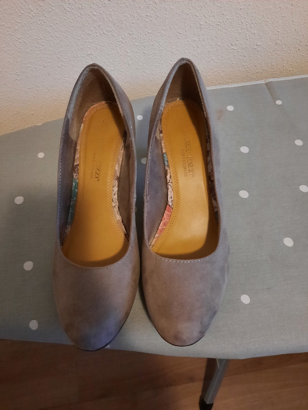 2 paar marco tozzi pumps maat 40, Kleding | Dames, Marco Tozzi, Ophalen of Verzenden, Gedragen