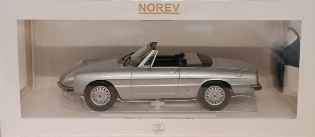 Alfa Romeo 2000 Spider '73 Zilver schaal 1/18 NOREV R 187884, Verzenden, Nieuw, Auto, Norev