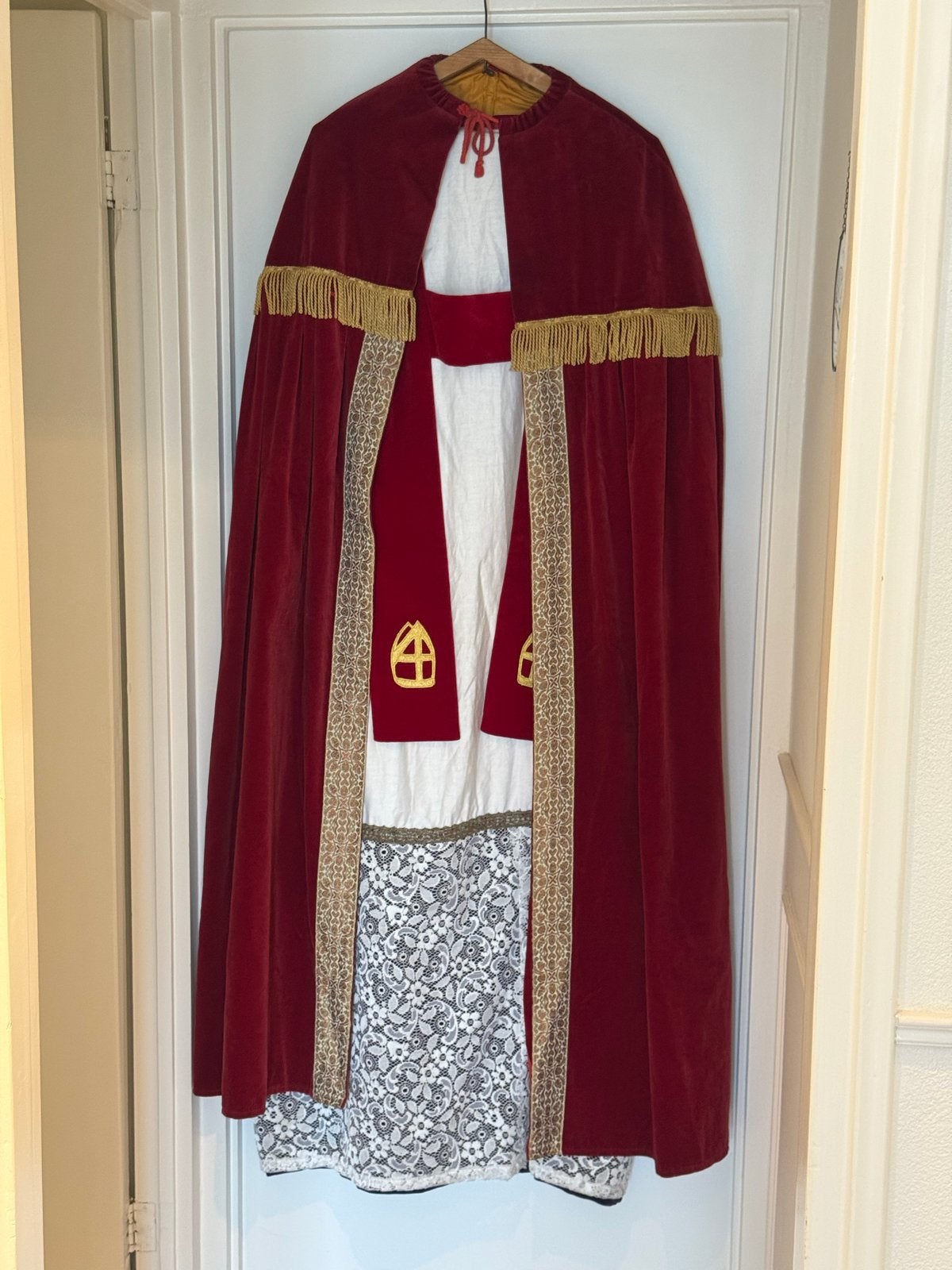 Sinterklaaspak compleet, Ophalen, Zo goed als nieuw, Pak of Jurk