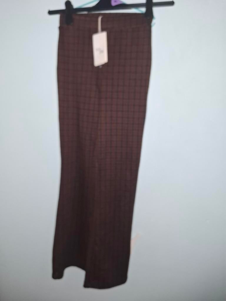 Bel & Bo frizzle flaired broek bruin met zwarte ruit, Broek, Meisje, Nieuw, Ophalen of Verzenden
