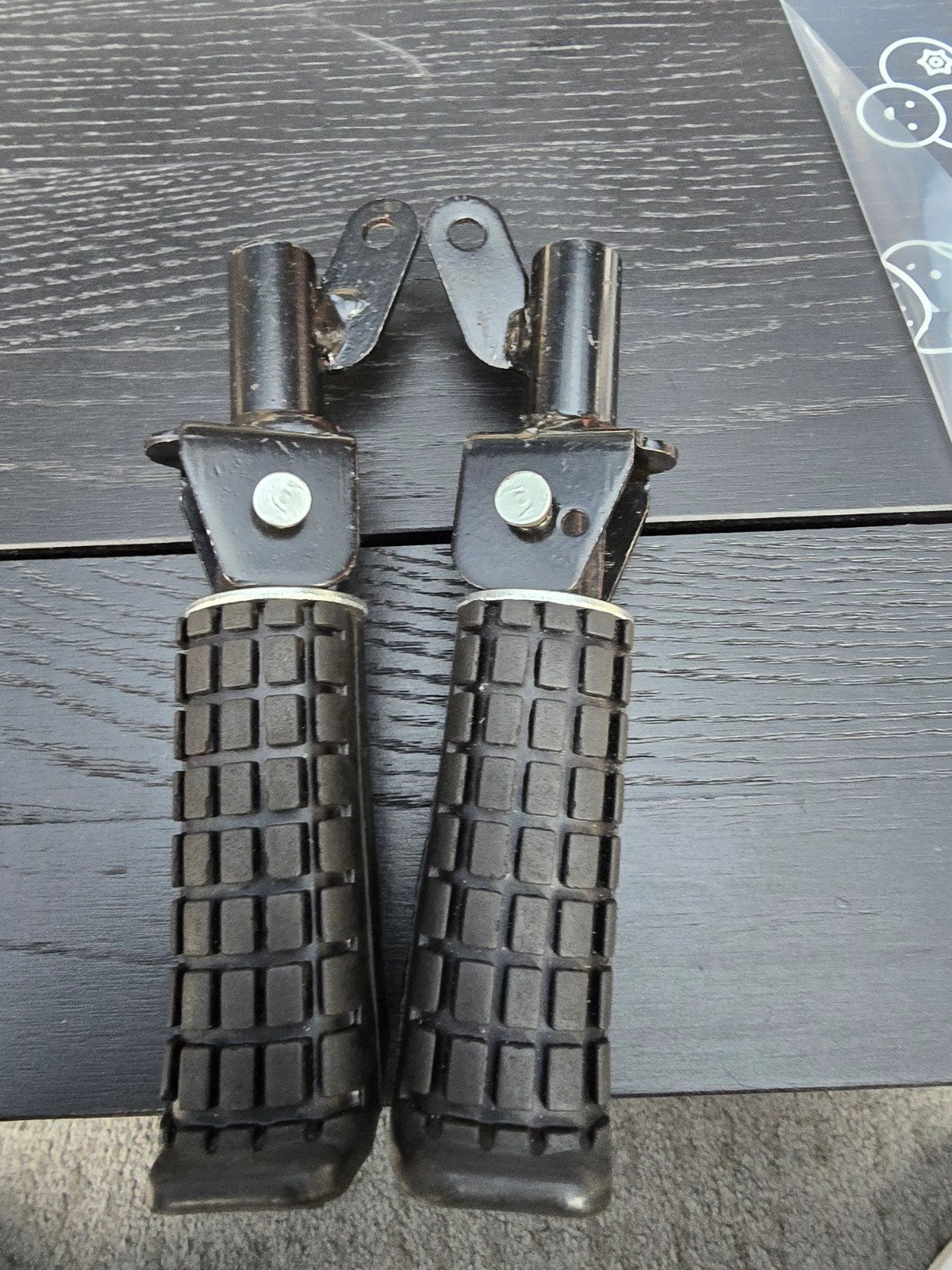 scooter voetsteun set links + rechts zwart aluminium ., Ophalen of Verzenden, Nieuw