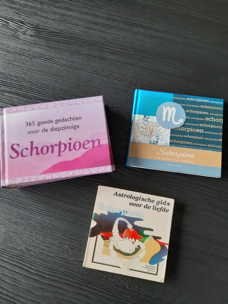 3 x boek over het sterrenbeeld Schorpioen, Boeken, Ophalen of Verzenden, Zo goed als nieuw, Spiritualiteit algemeen, Overige typen