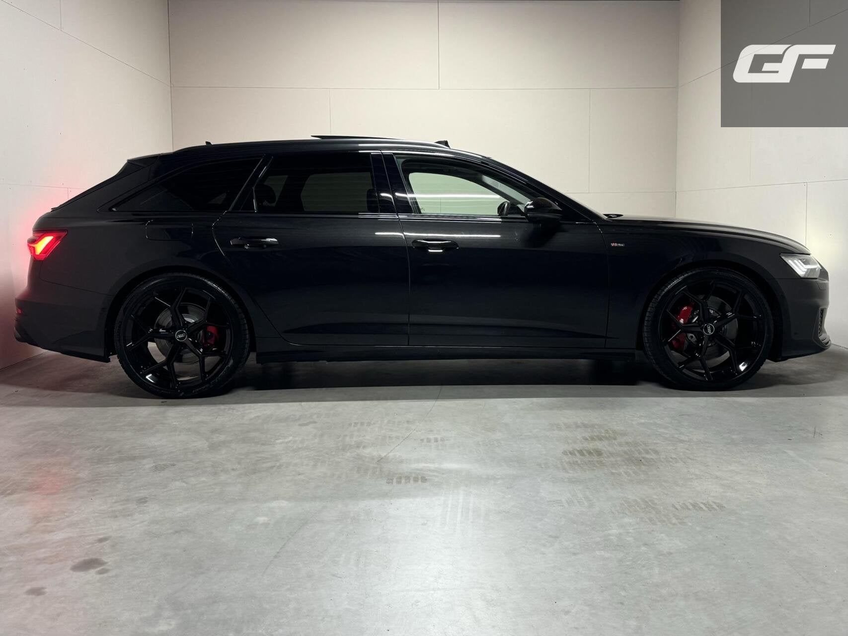 Audi A6 Avant 55 TFSIe Quattro Competition Pano Sfeer 360°, Auto's, Audi, Automaat, Dealer onderhouden, Zwart, 4 cilinders