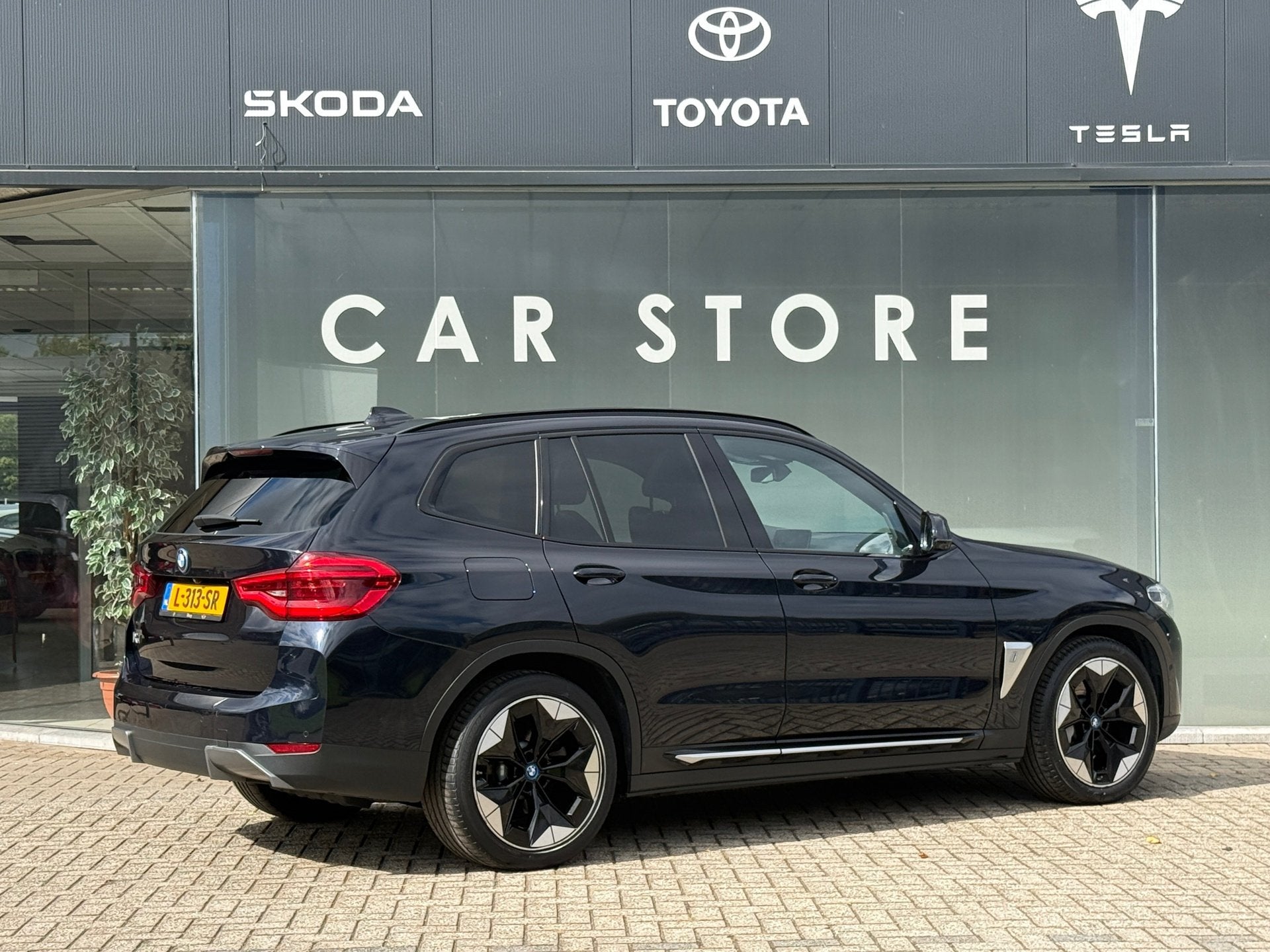 BMW IX3 High Executive 80 kWh 95% SOH Shadow Line, Auto's, Dealer onderhouden, Achterwielaandrijving, Gebruikt, Zwart