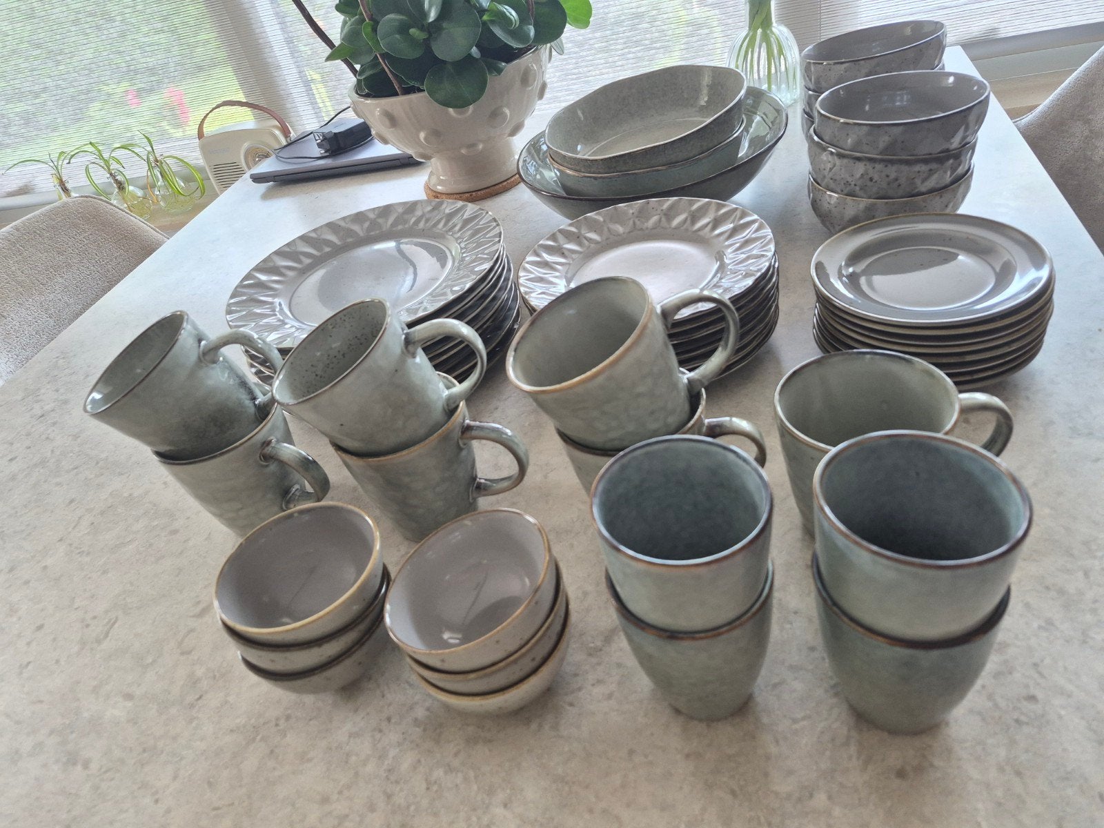 Mooi servies, diverse onderdelen, grijs/groen, aardewerk, Ophalen, Aardewerk, Overige stijlen
