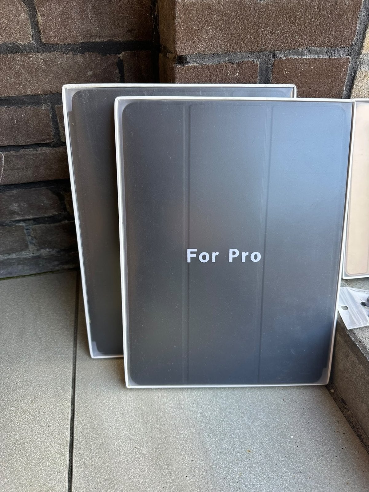 Foto 4 van Grote partij iPad hoezen, Apple Watch bandjes en screenprote