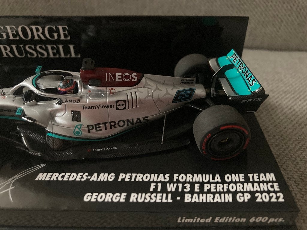 ✅ George Russell 1:43 Bahrain GP 2022 Mercedes W13 F1, Ophalen of Verzenden, Nieuw, Formule 1