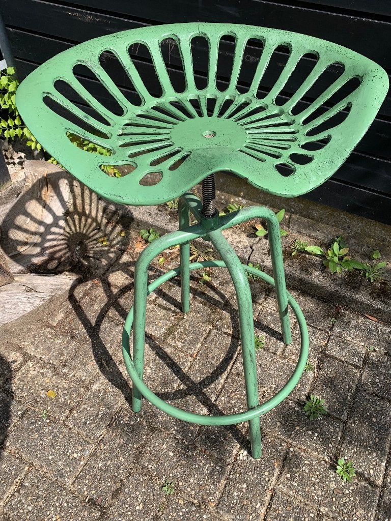Barkruk met tractorzitting, Ophalen, 60 tot 90 cm, Zo goed als nieuw, 1 kruk