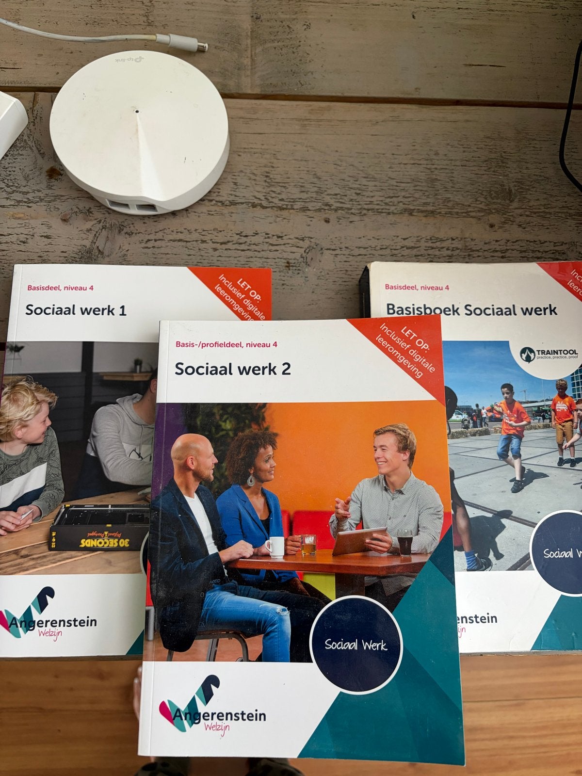 Sociaal Werk boeken (deel 1, 2 en Basisboek) niveau 4, Boeken, Studieboeken en Cursussen, Ophalen of Verzenden, Gamma, Zo goed als nieuw
