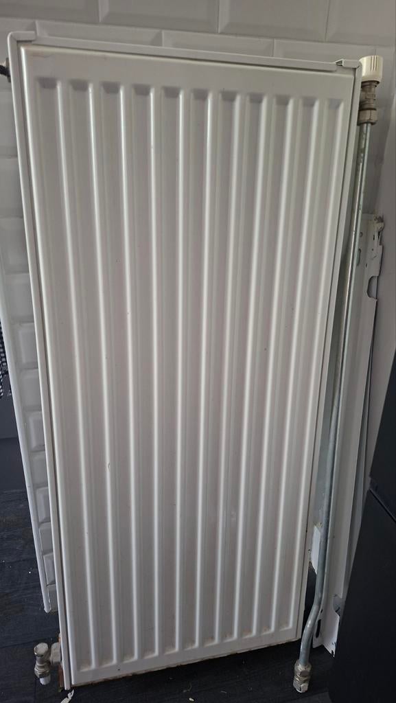 Radiator T22 40x90, Doe-het-zelf en Verbouw, Verwarming en Radiatoren, Ophalen, Gebruikt, Radiator, Minder dan 60 cm