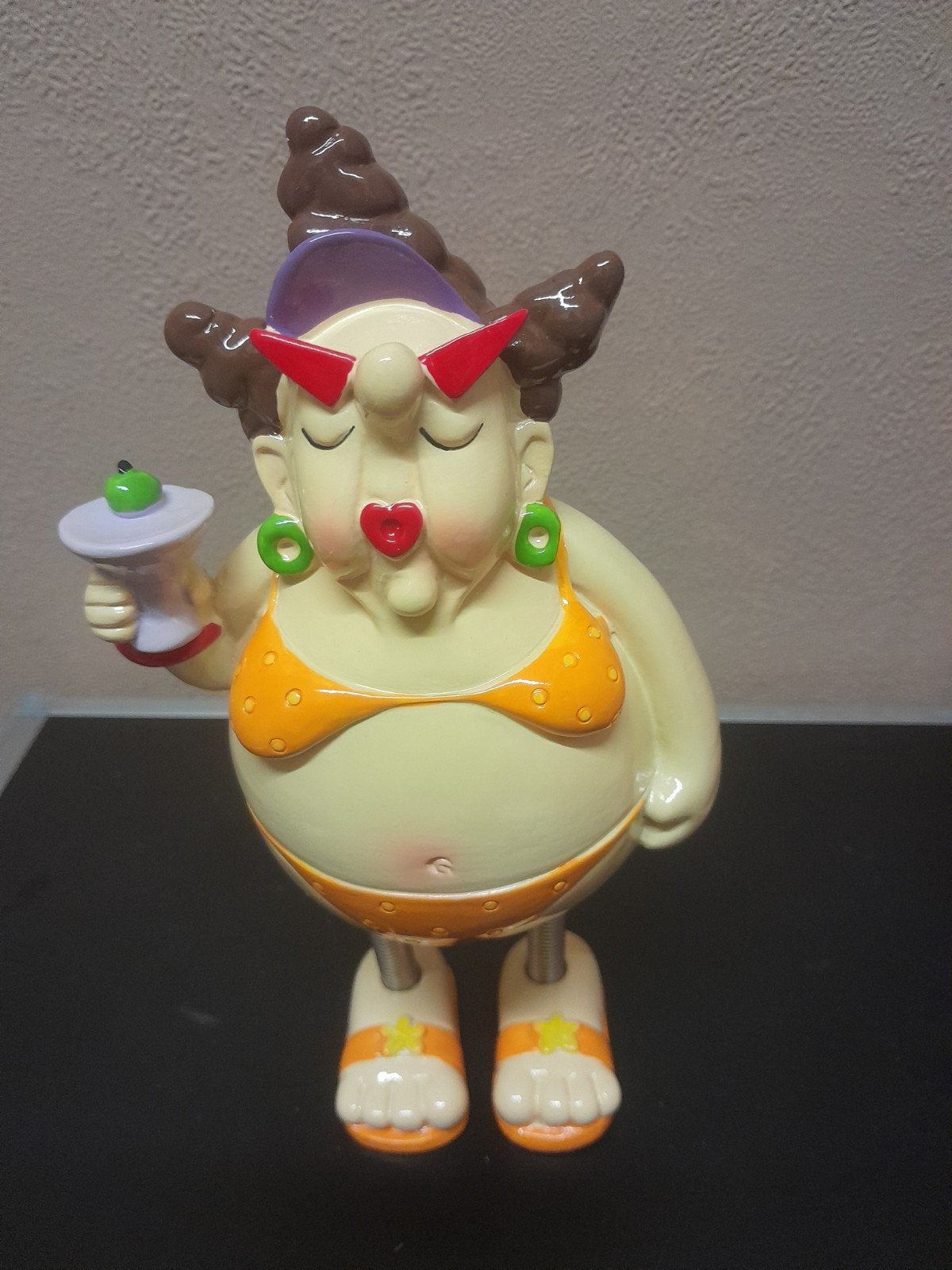Grappige spaarpot 'Oma in bikini' - Uniek cadeau!, Verzamelen, Beelden en Beeldjes, Ophalen of Verzenden, Nieuw, Mens