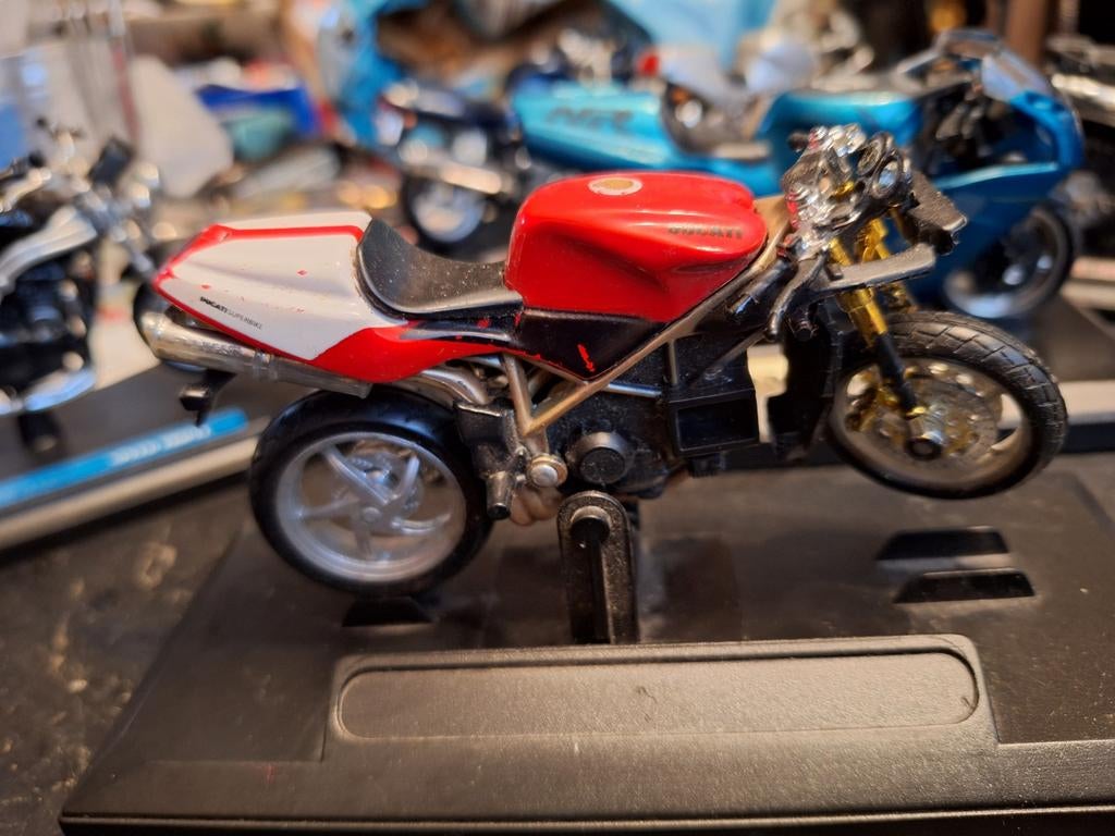 Maisto model motor,s  1: 18, Ophalen of Verzenden