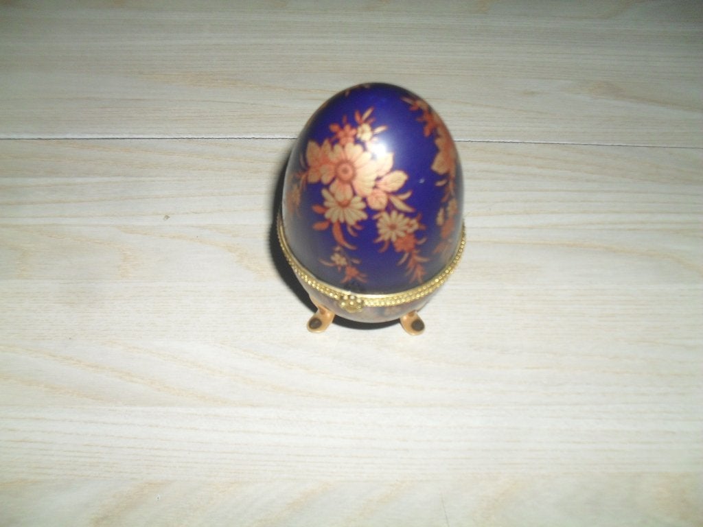 Ei vormig juwelen doosje, Ophalen, Gebruikt