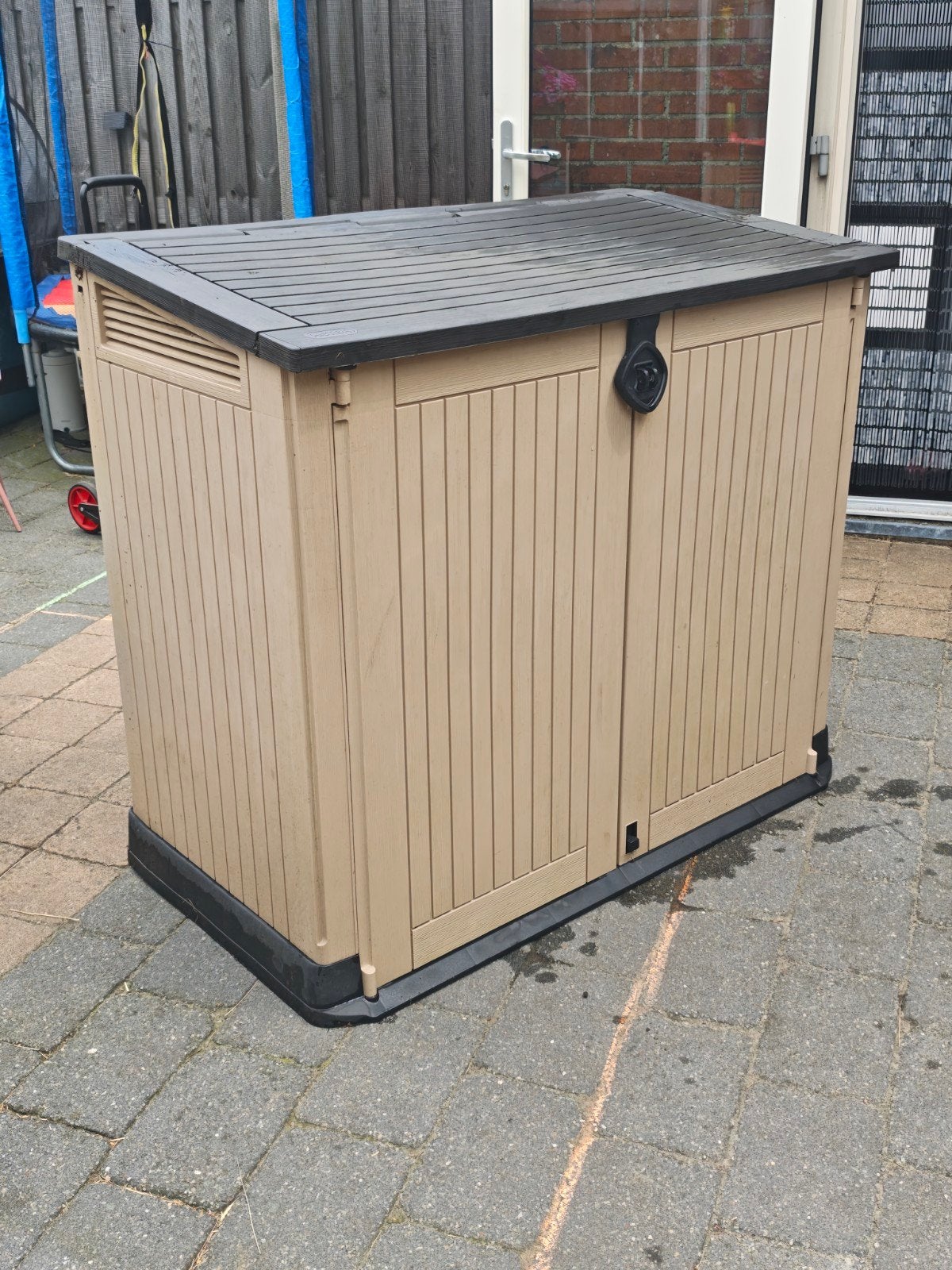 Keter opbergbox 880 liter, Ophalen, Gebruikt, Kunststof