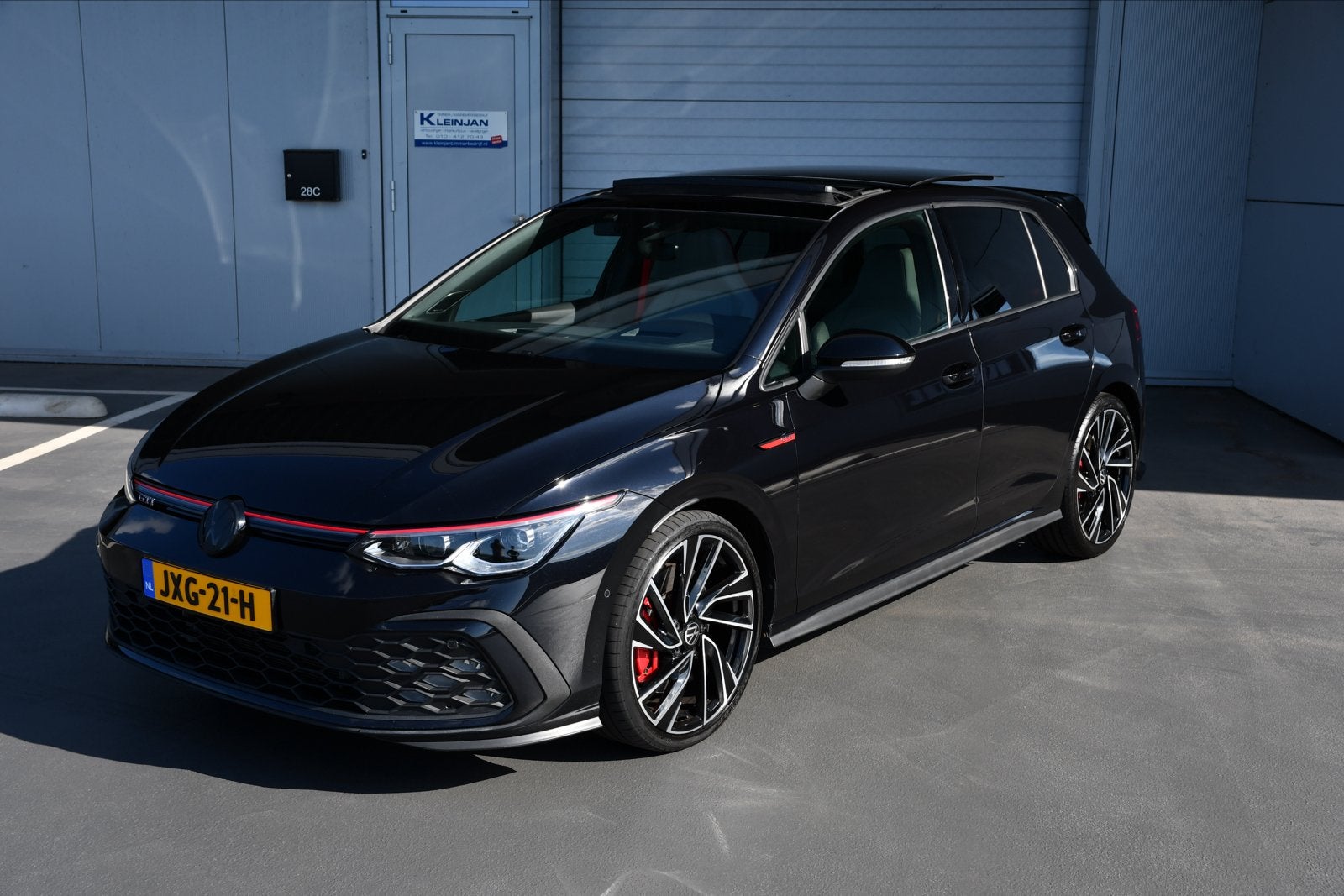 Volkswagen Golf 2.0 TSI 330pk 7-DSG 2021 Zwart new apk, Auto's, 730 kg, 1363 kg, Zwart, 4 cilinders
