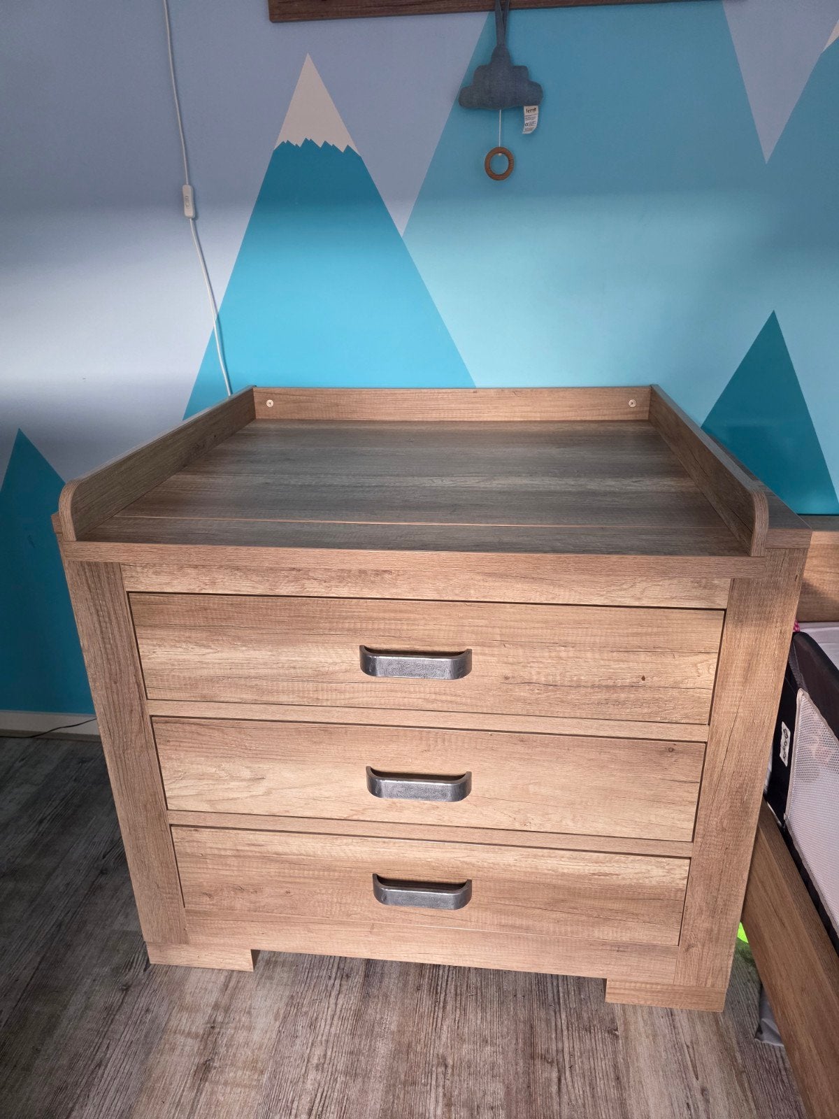 Kidsmill Brent Commode Oldwood met bladvergroter, Ophalen, 50 tot 70 cm, 100 cm of meer, Opstaande rand