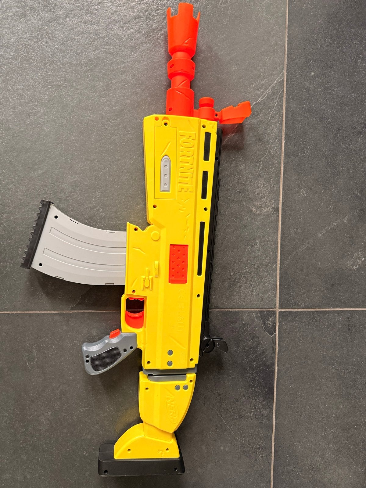Nerf Fortnite AR-L gemotoriseerde blaster, Ophalen of Verzenden, Zo goed als nieuw, Jongen of Meisje