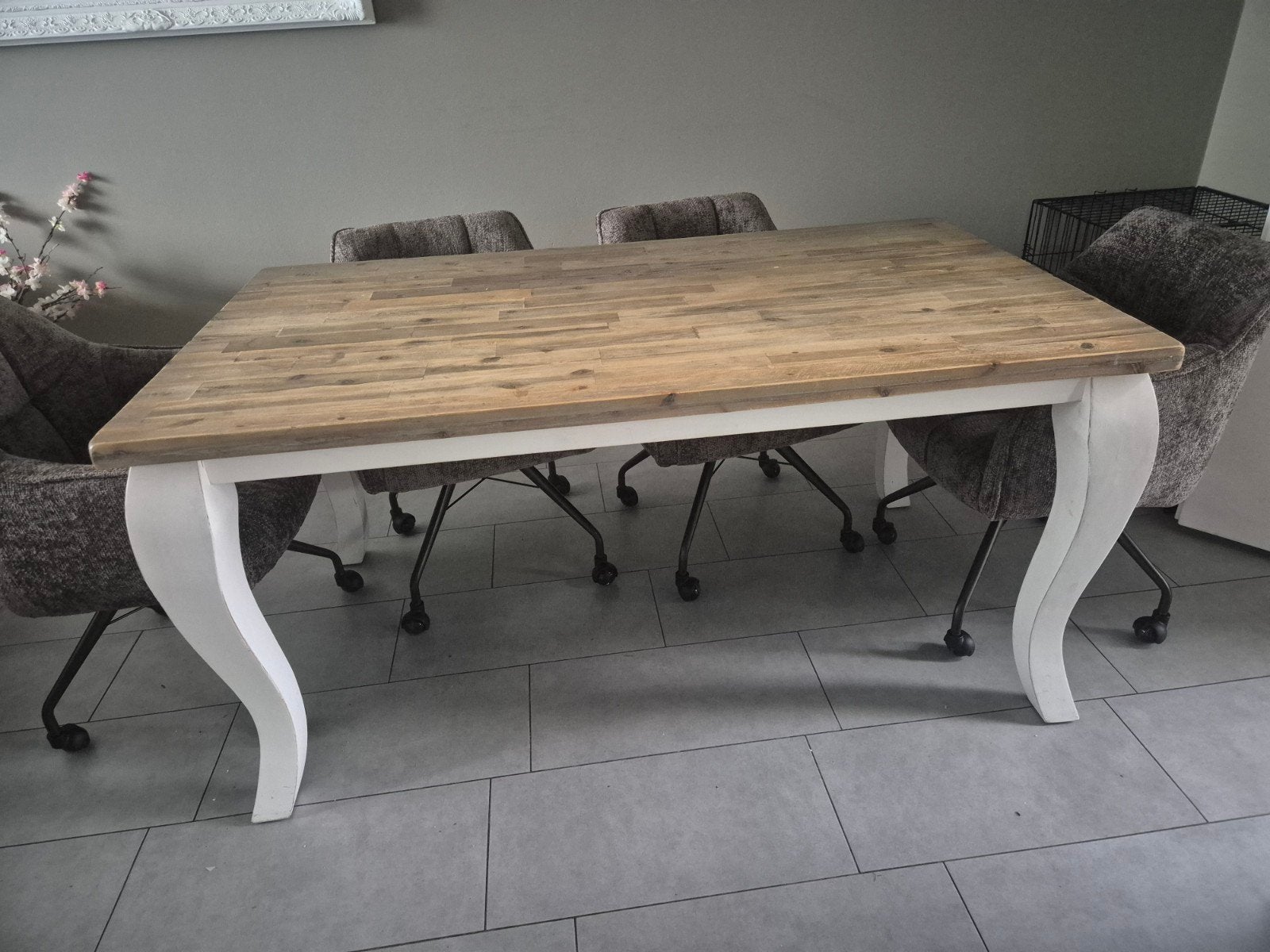 Mooie Robuuste eettafel met houten blad en witte poten, Ophalen, Landelijk, Robuust, 50 tot 100 cm, Zo goed als nieuw