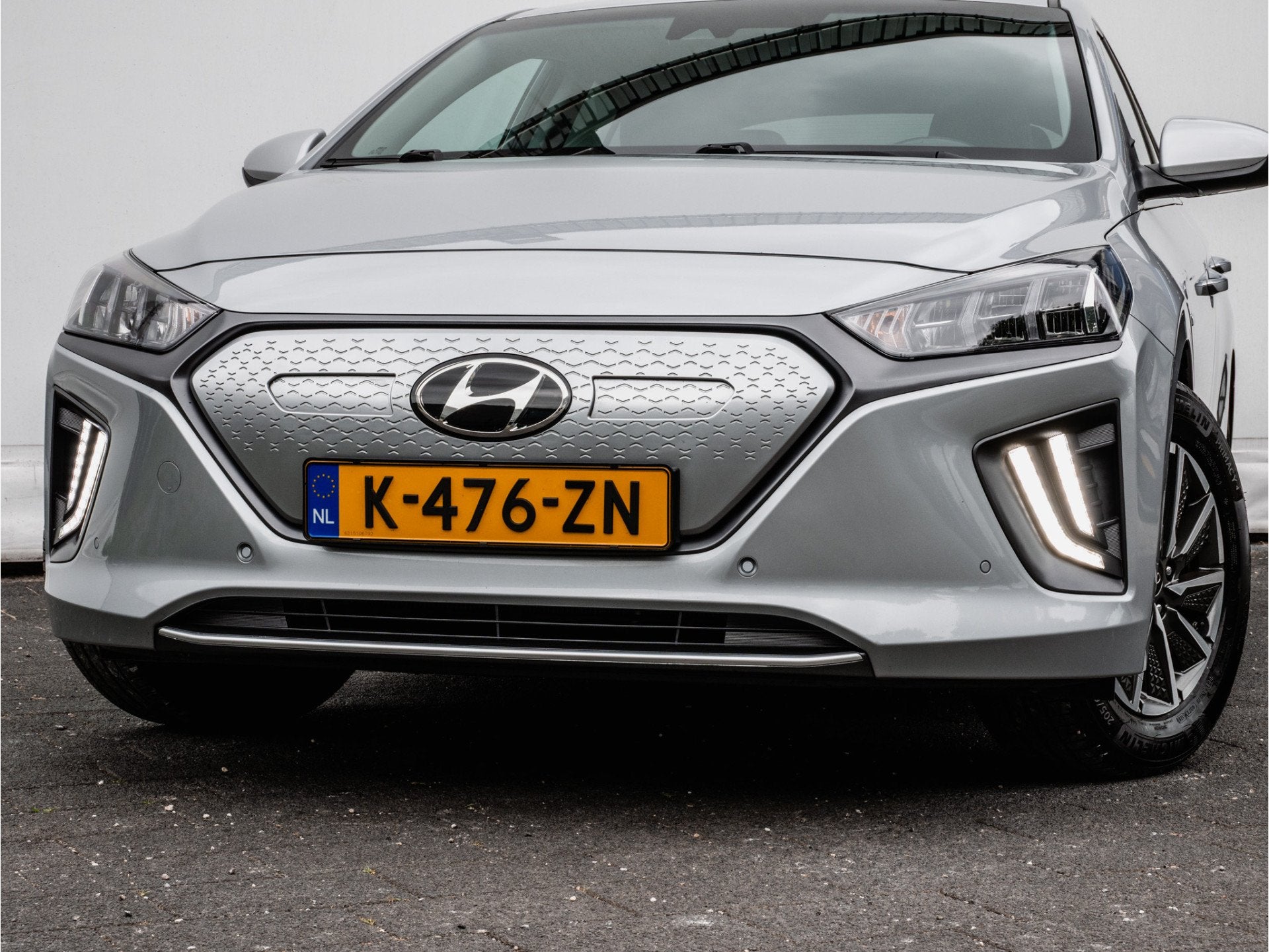 Hyundai IONIQ Premium EV 38 kWh SOH 99% Warmtepomp/ Trekhaak, Auto's, Hyundai, Gebruikt, Zwart, Met garantie (alle), IONIQ