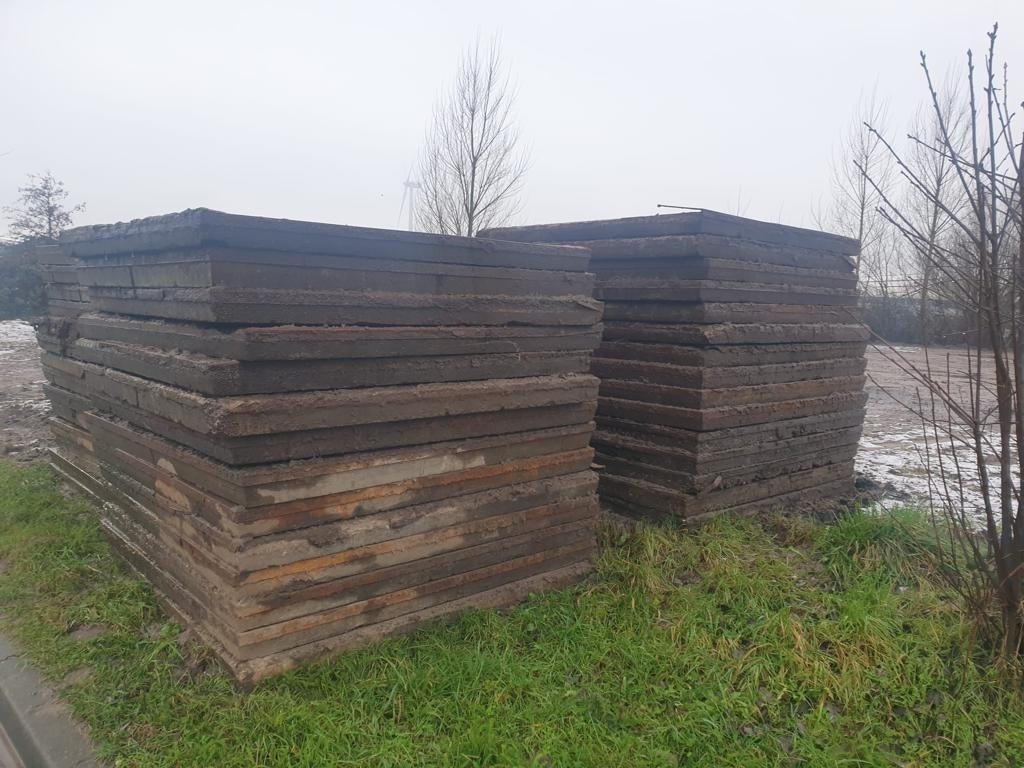 Gevraagd !!! (gebruikte)betonplaten / industrieplaten /stelc, Tuin en Terras, Tegels en Klinkers, Ophalen of Verzenden, Gebruikt