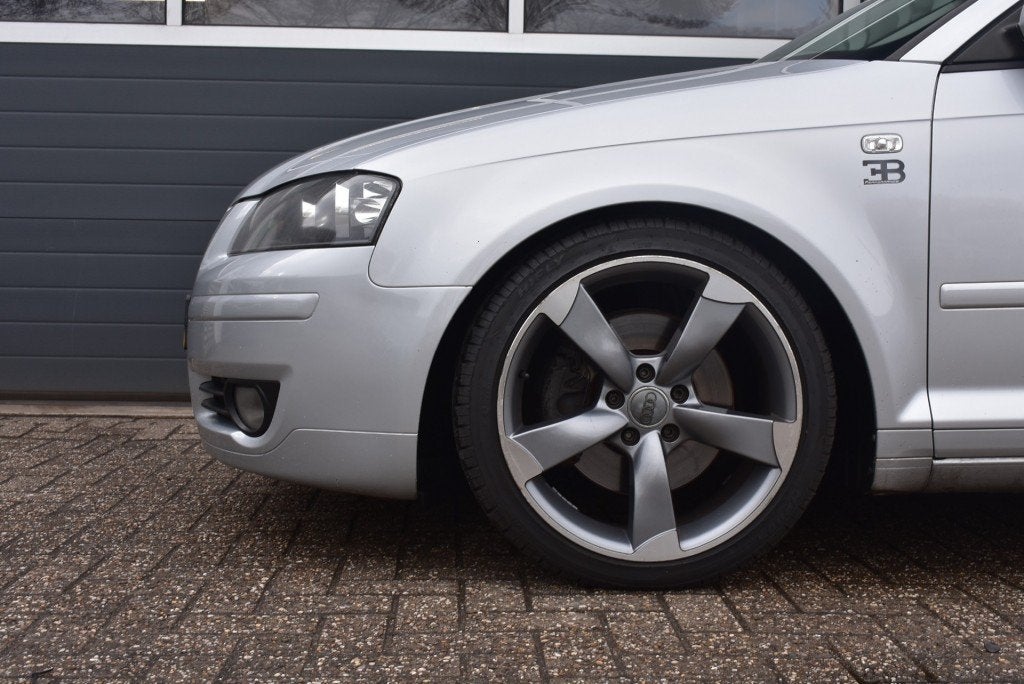Audi A3 2.0 TDI ATTR. BNS / PANO DAK / CLIMA / PDC / 100% ON, Auto's, Voorwielaandrijving, 4 cilinders, 700 kg, Origineel Nederlands