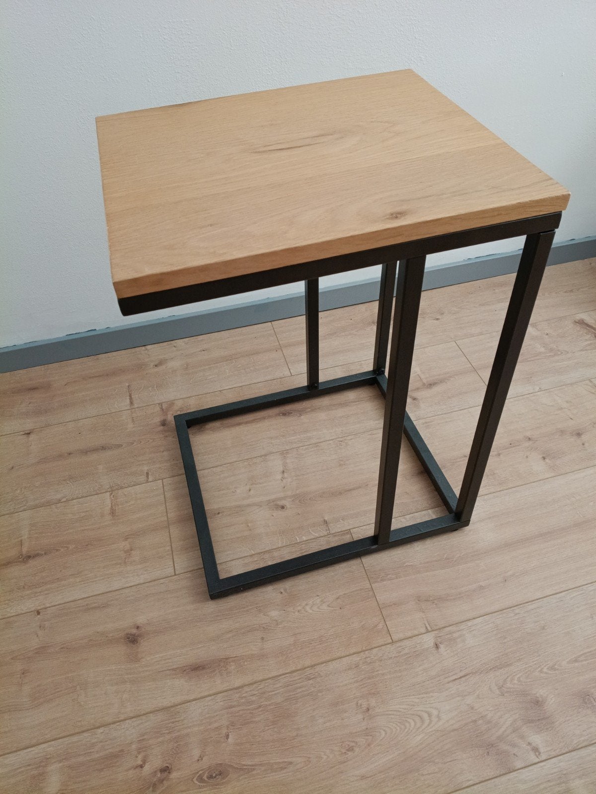 Bijzet tafel hout + stalenframe, Minder dan 55 cm, Zo goed als nieuw, Modern, Rechthoekig
