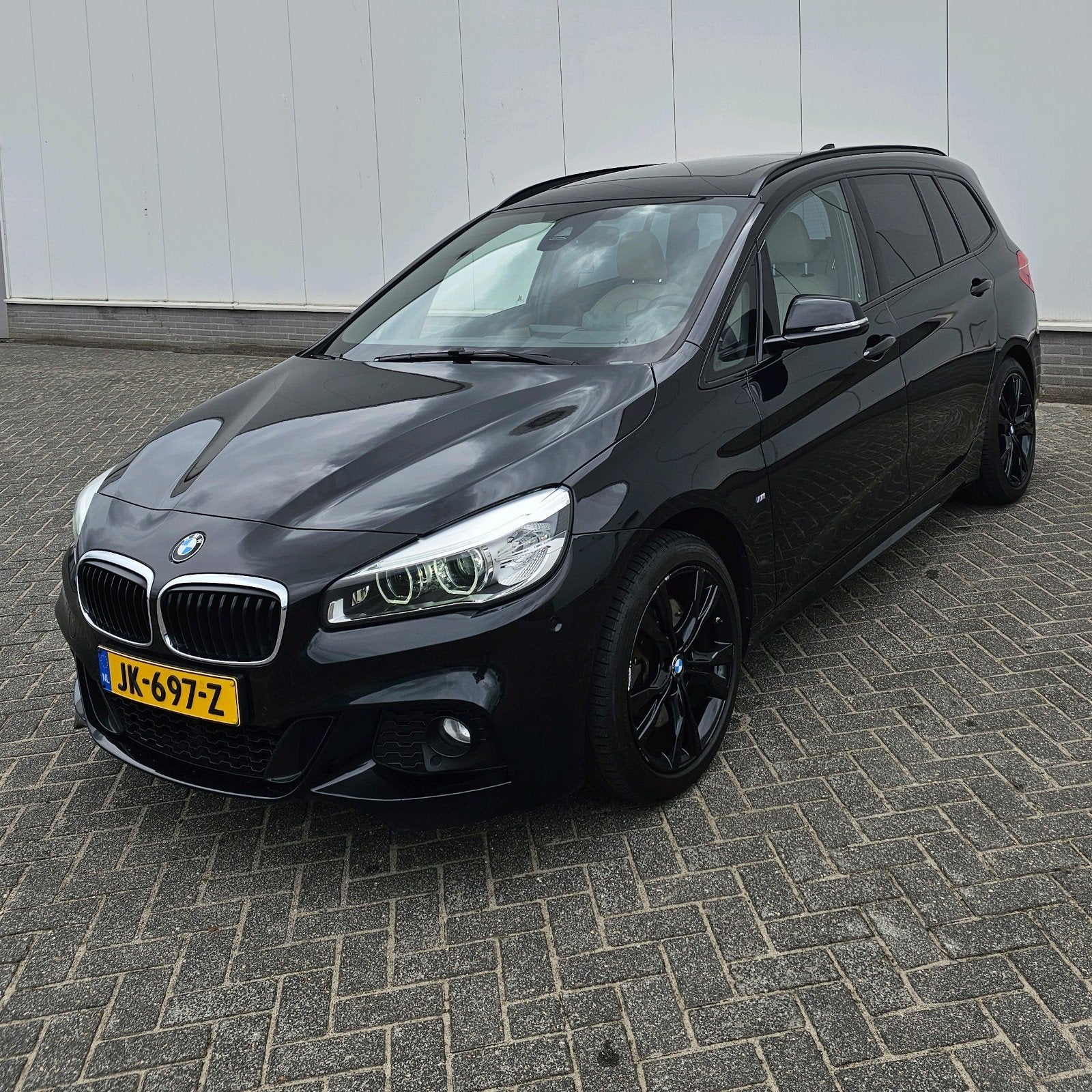 BMW 2-Serie Gran Tourer 220I High Executive M Sport, Auto's, 1998 cc, Beige, 2-Serie Gran Tourer, Zwart