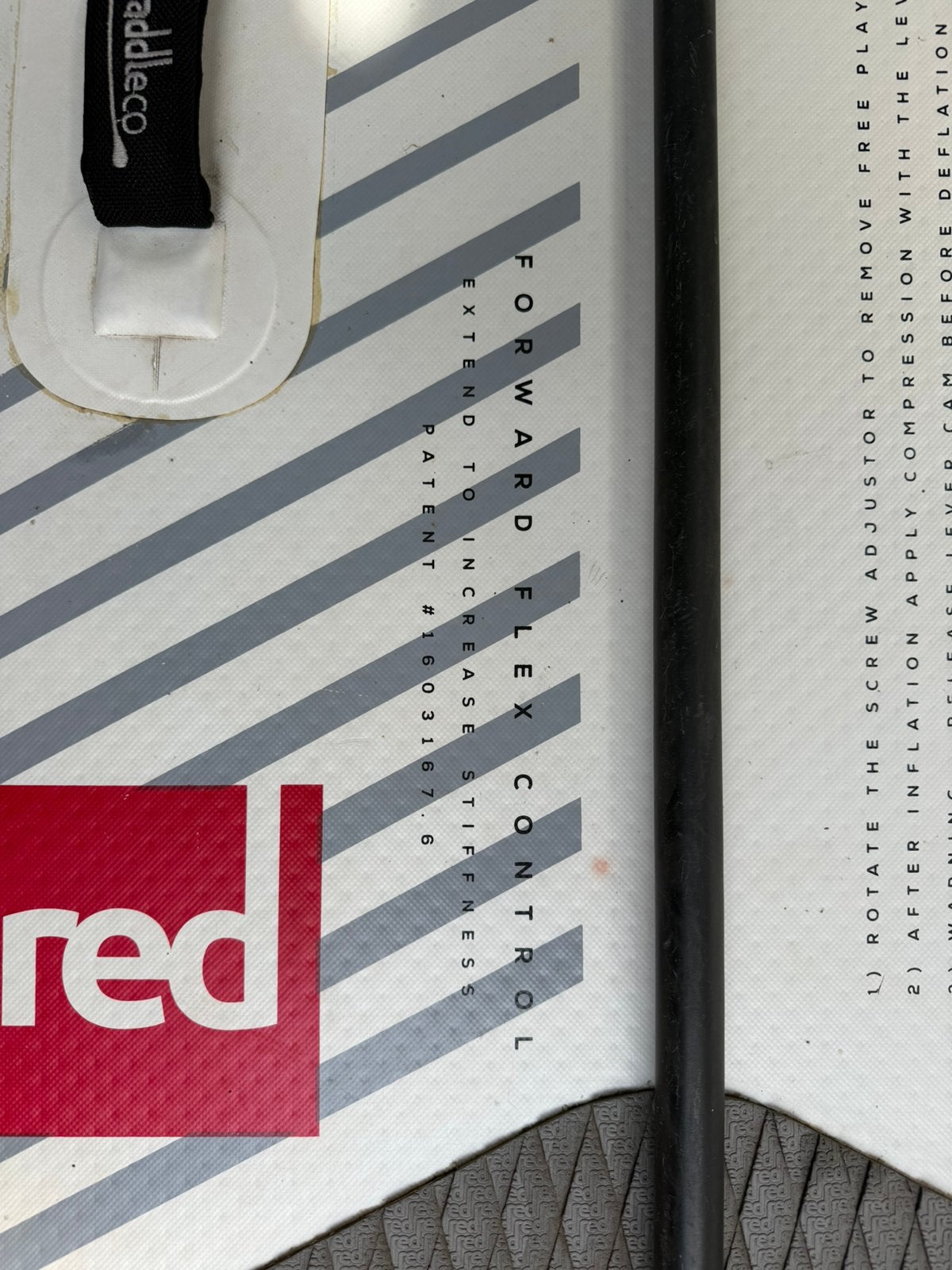 Foto 9 van Red Paddle CO Elite 12'6 x 28" Inflatable Sup board