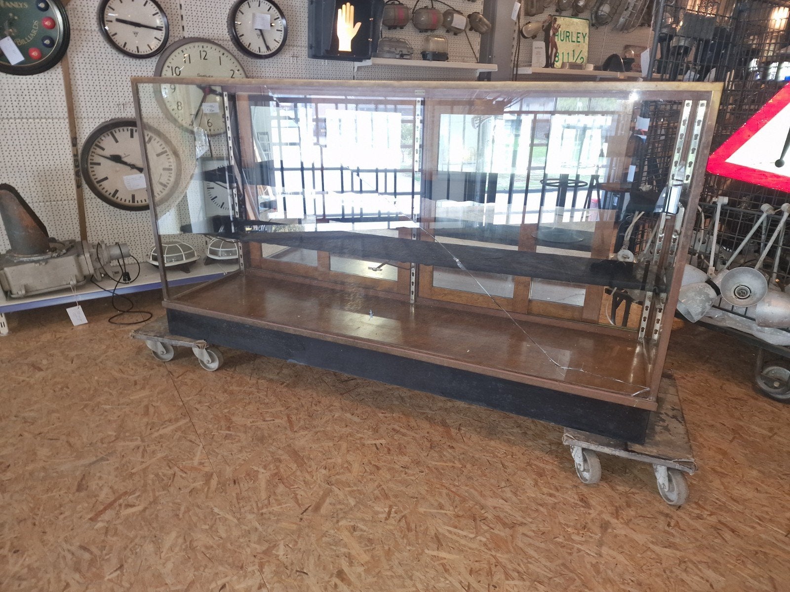 engelse toonbank winkel vitrine