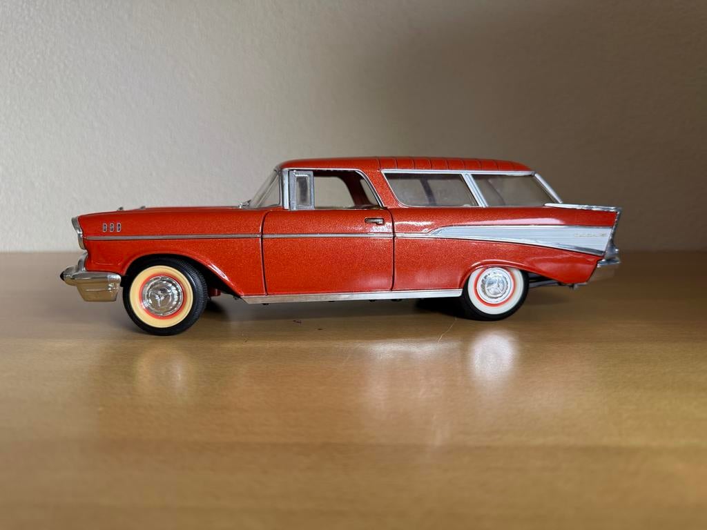 1957 Chevrolet Nomad schaal 1:18  Amerika klassieker, Ophalen of Verzenden, Zo goed als nieuw, Auto, Overige merken