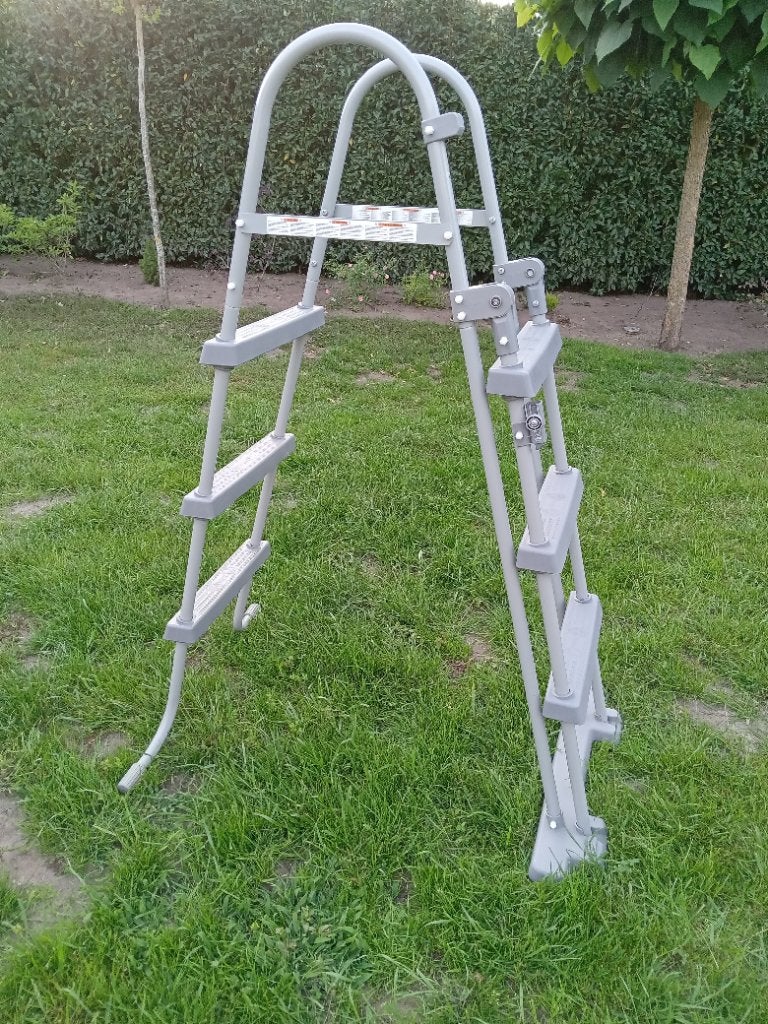 Bestway zwembadtrap 107 cm, Ophalen, Gebruikt, Ladder